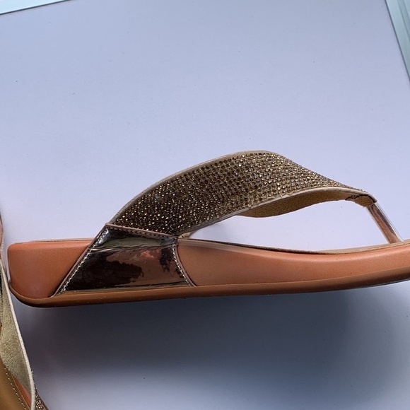 GOOD CHOICE HANAH WOMENS GOLD SPLIT TOE SANDALS SIZE 9 - Picture 5 of 9